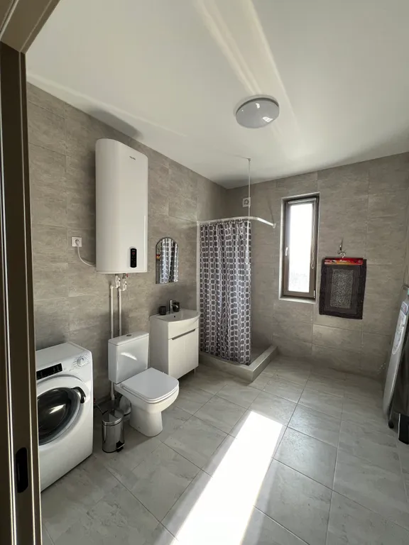 Дом с бассейном и с видом на море и горы