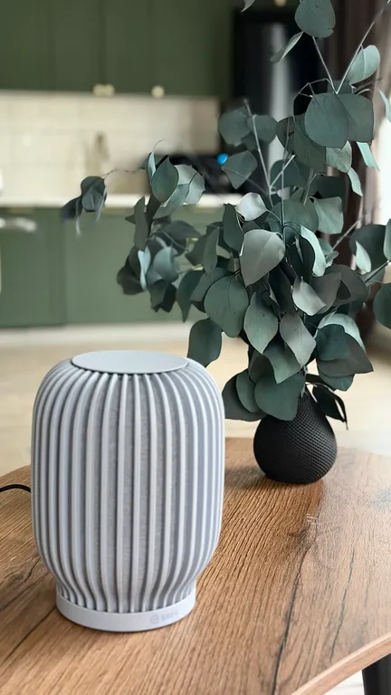 Уютный дом с панорамными окнами рядом с озером