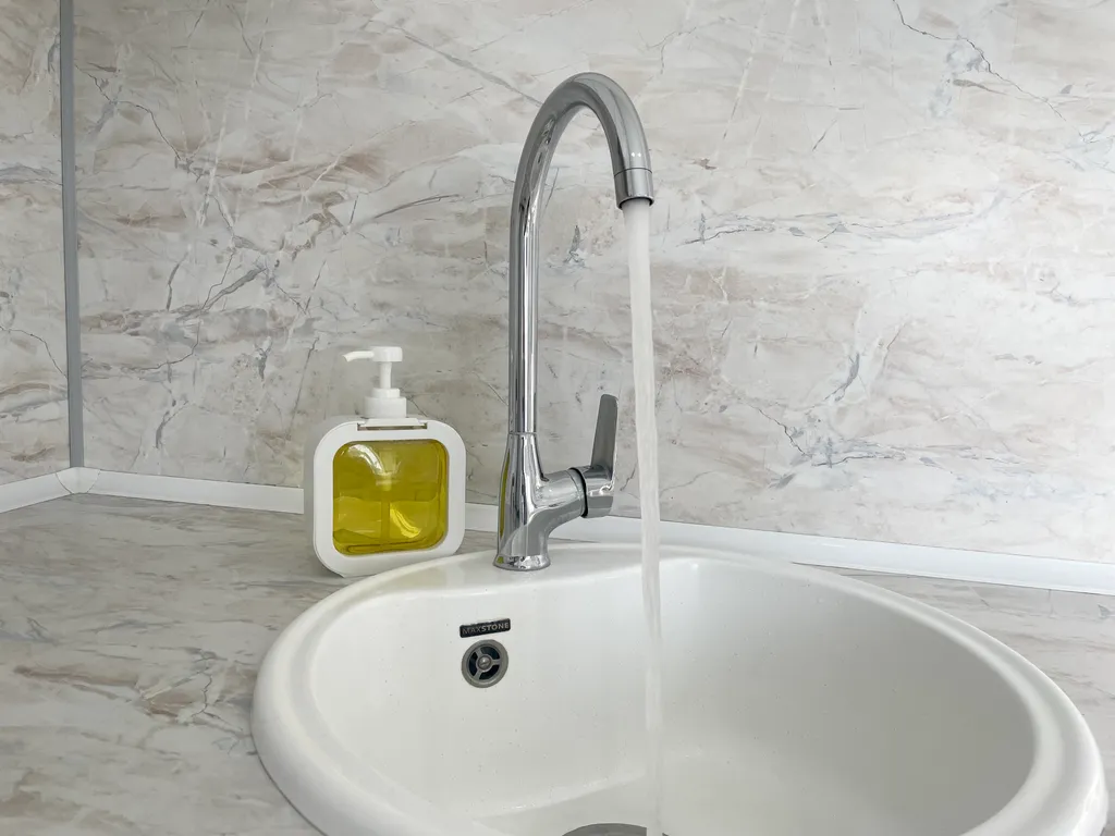 Дизайнерская квартира с самозаселением рядом с президентским