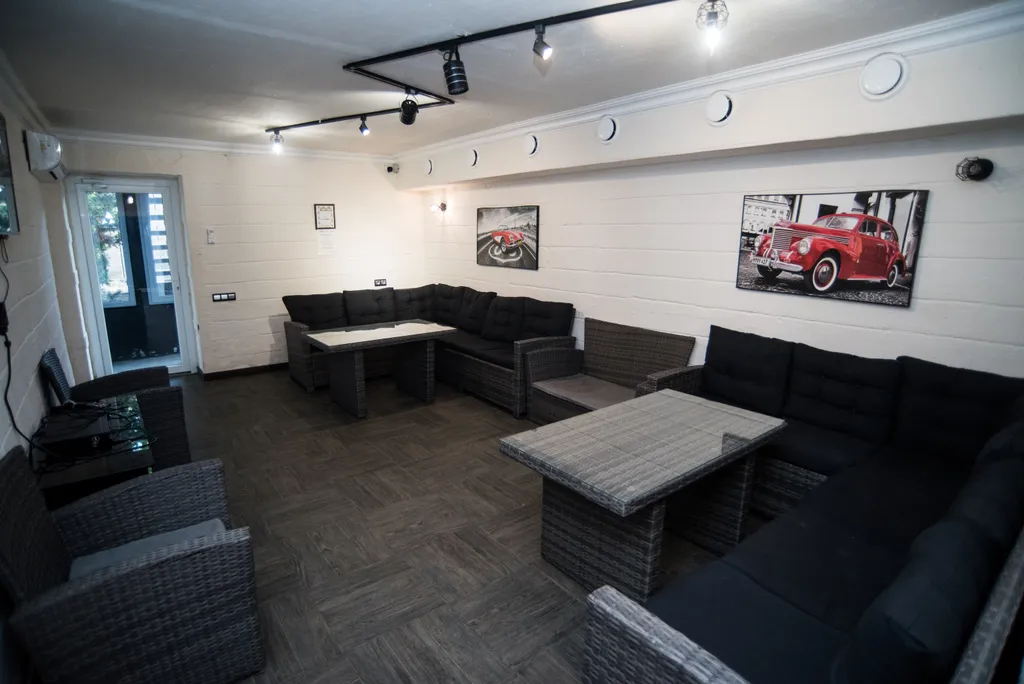 Вилла Астон