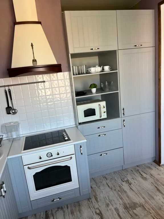 Уютная видовая 2-комнатная квартира