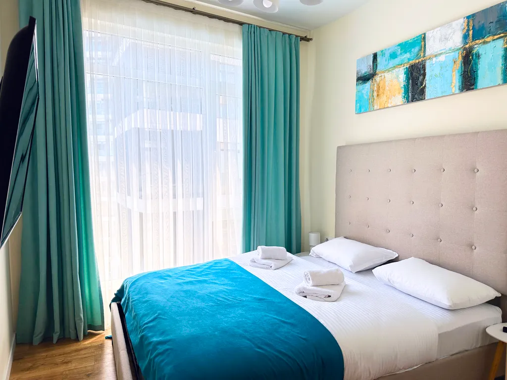 Апартаменты с видом на бассейн и море, ЖК White Sails