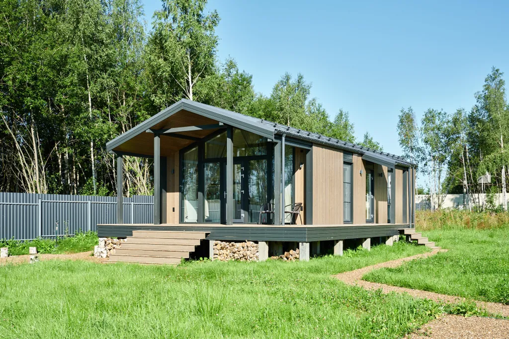 Коттедж Новый дом с сауной и детской/спортивной площадкой — Капорки