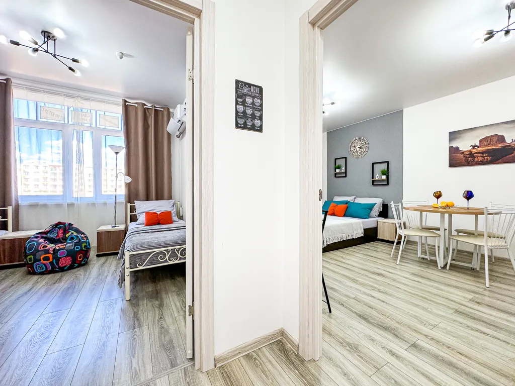 Квартира в Долине Сукко, 5 бассейнов на территории, качели на балконе