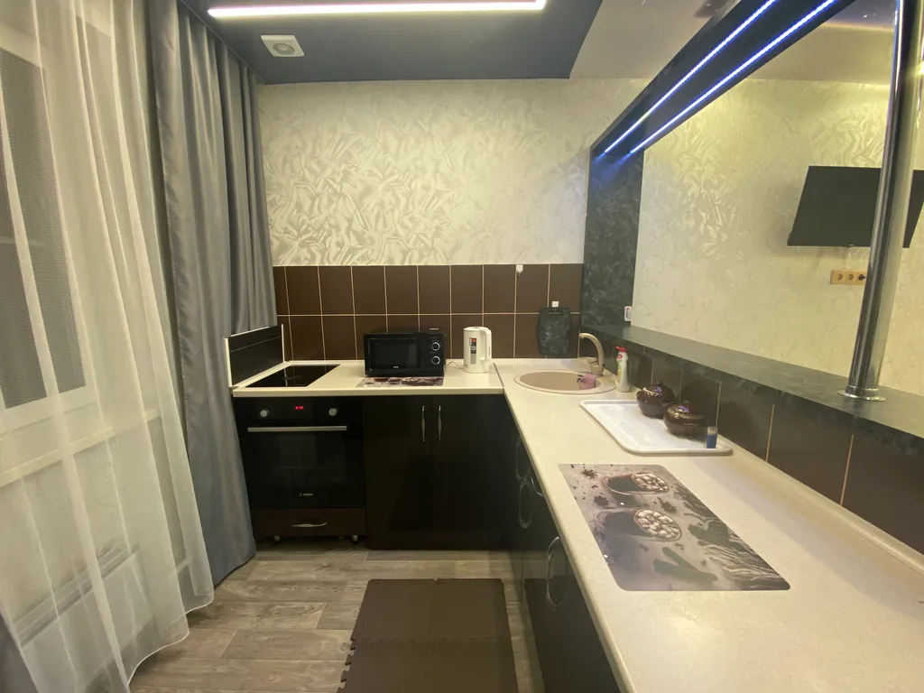 Уютная квартира в центре Новоильинского района