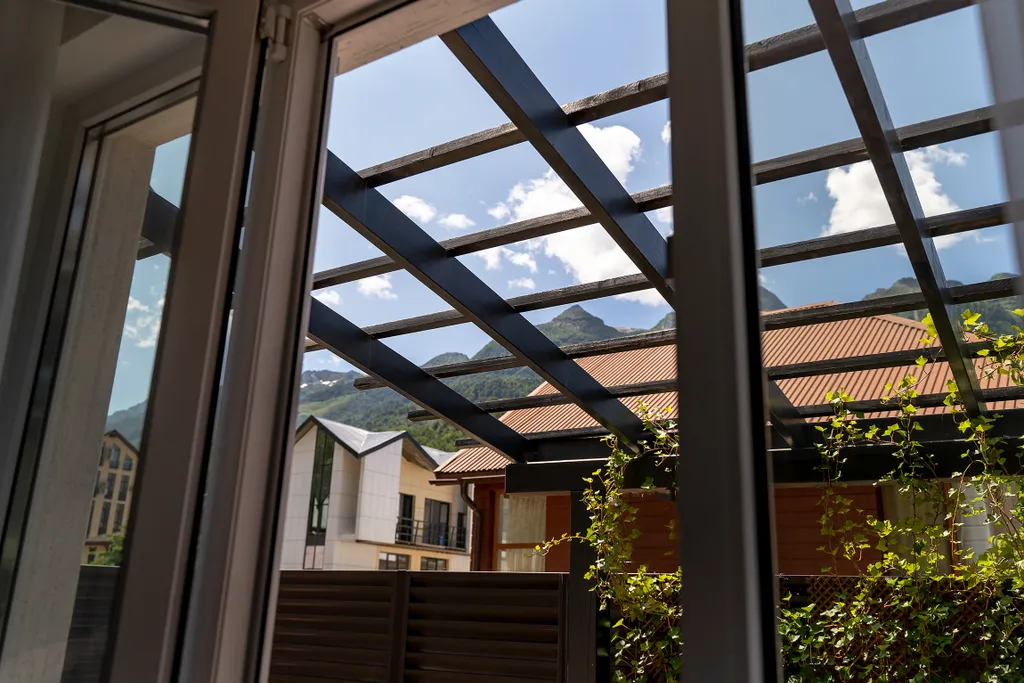 Номер с дизайнерским ремонтом и кухонной зоной