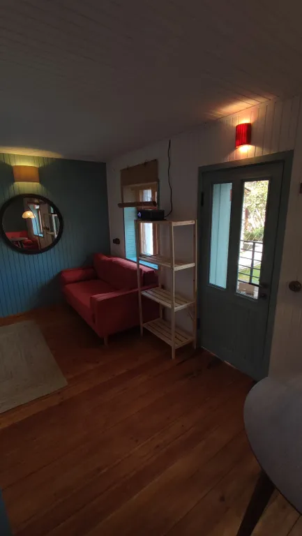 Уютный домик с баней на территории Тихого пруда