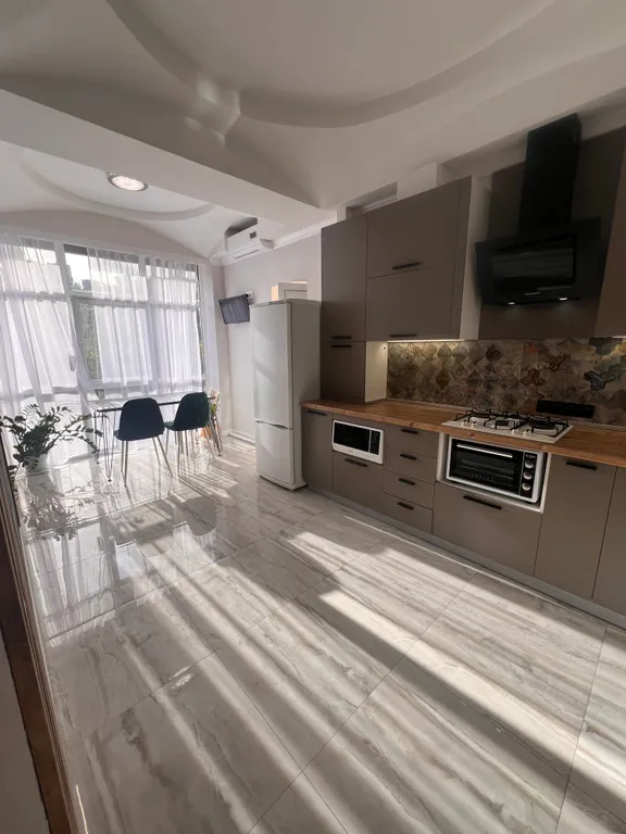 Квартира Квартира с 2 спальнями и балконом — Раздольное