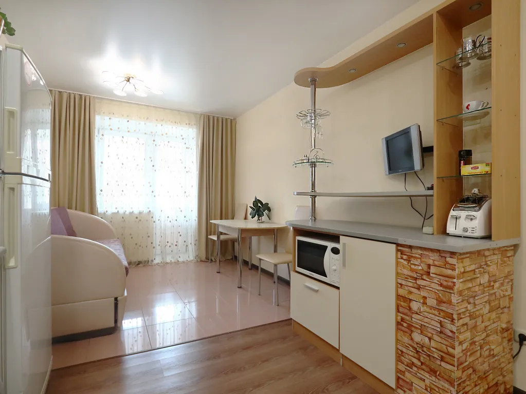 Красивая большая однокомнатная квартира в самом центре микрорайона ГГМ