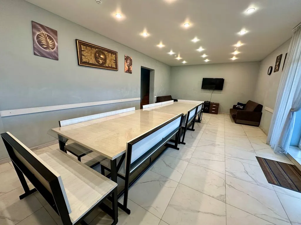 Свежий дом в черте города