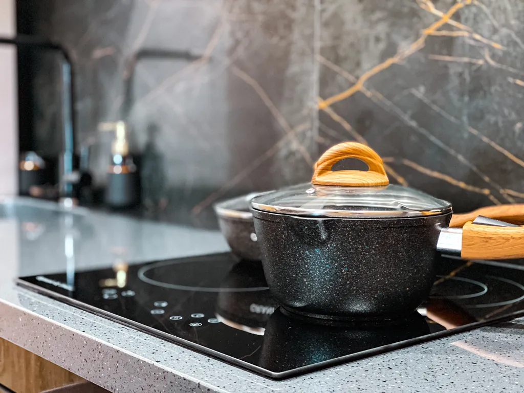 Загородный коттедж с баней и подогреваемым бассейном