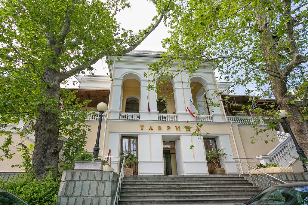 Шикарный люкс - итальянский натуральный мрамор и красное дерево