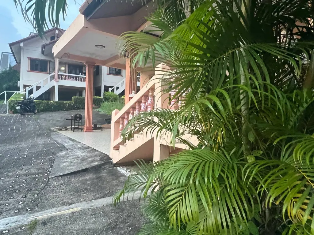 Уютный дом с 2 спальнями и BBQ в тихом месте рядом с пляжем Карон