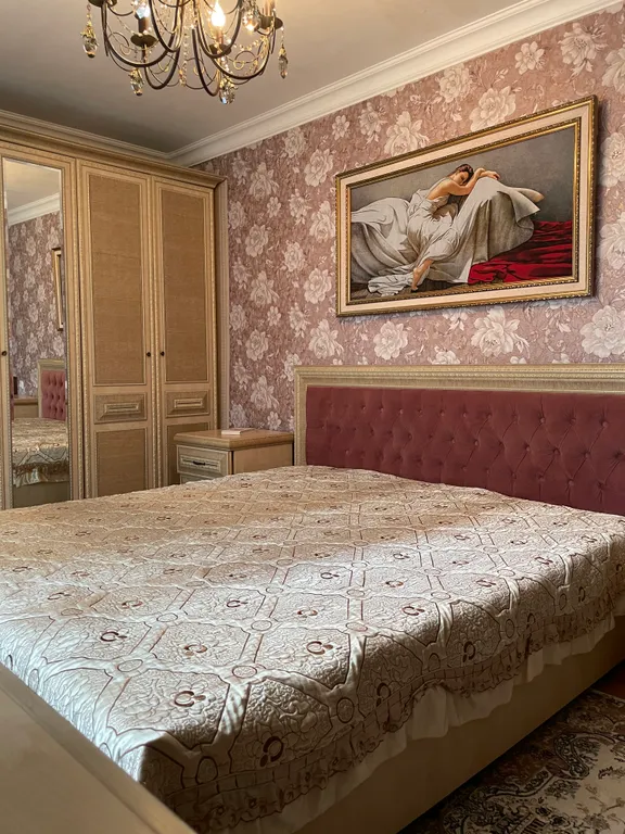 Квартира со своим двором у набережной