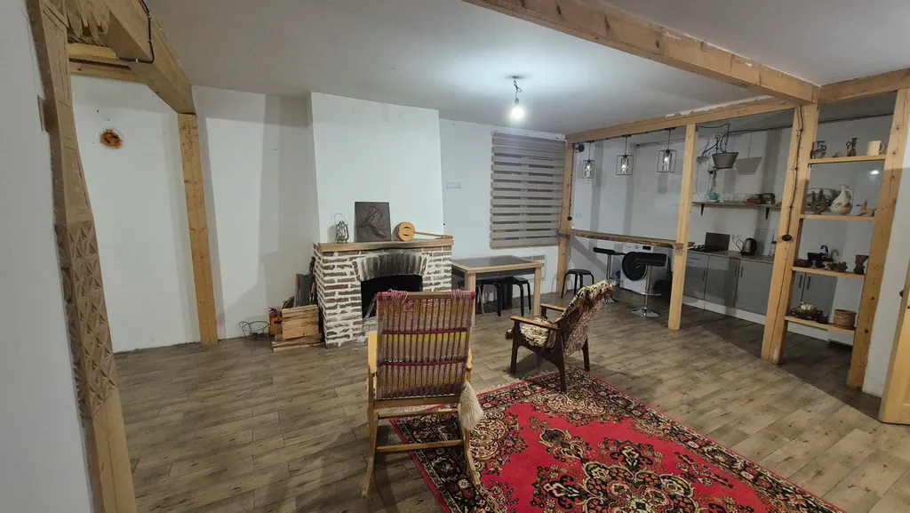 Домик с камином в горах