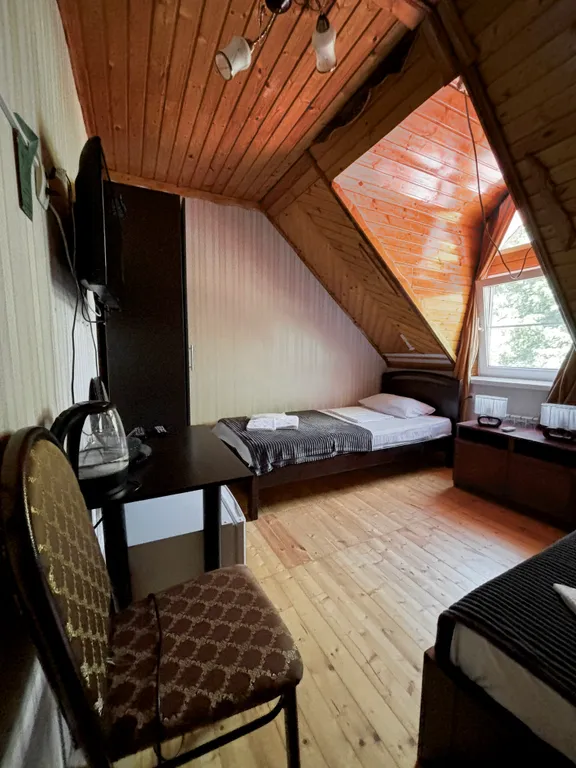 Деревянный мансардный номер