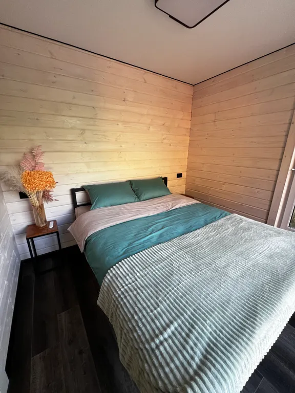 Уютный домик в сосновом лесу