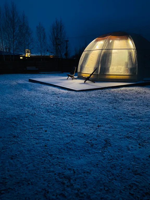 Домик вблизи озера