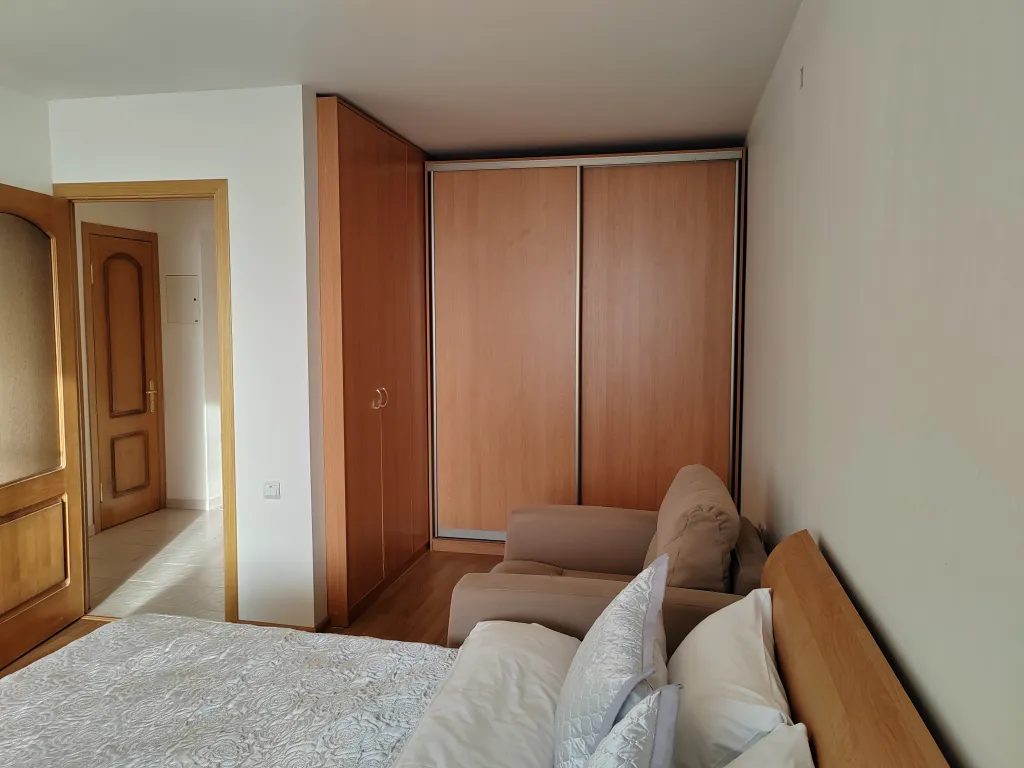 Около музея космонавтики с видом на памятник 600-летию Калуги