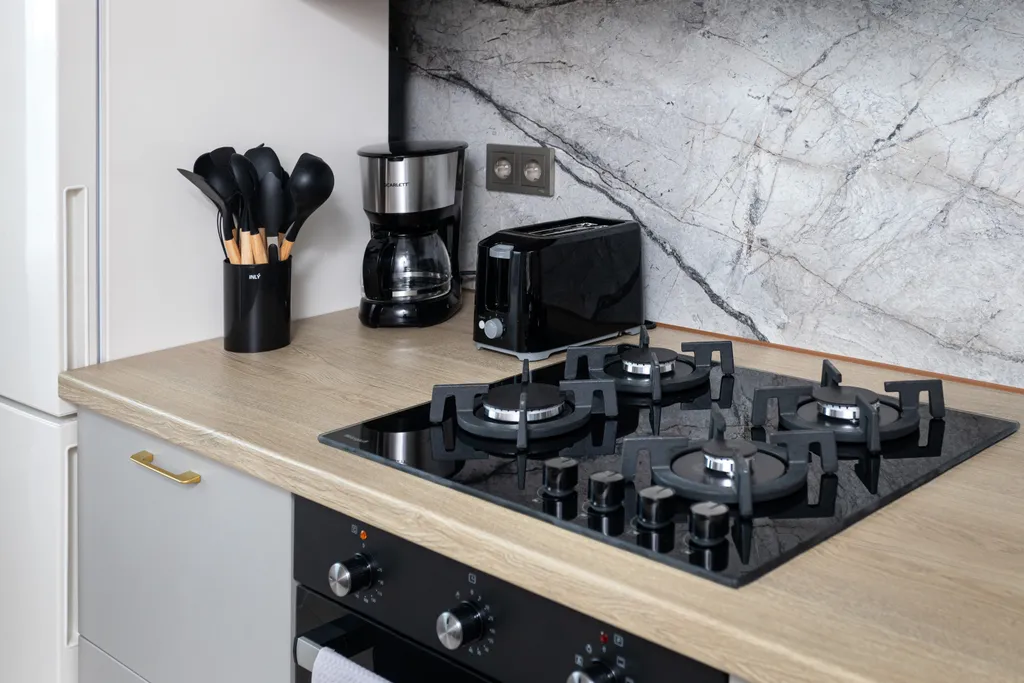 Дизайнерская трёххкомнатная квартира с панорамным видом Смоленска