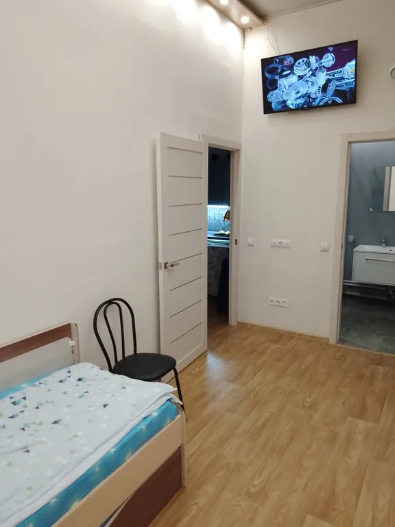 Двушка с высокими потолками в новостройке после ремонта