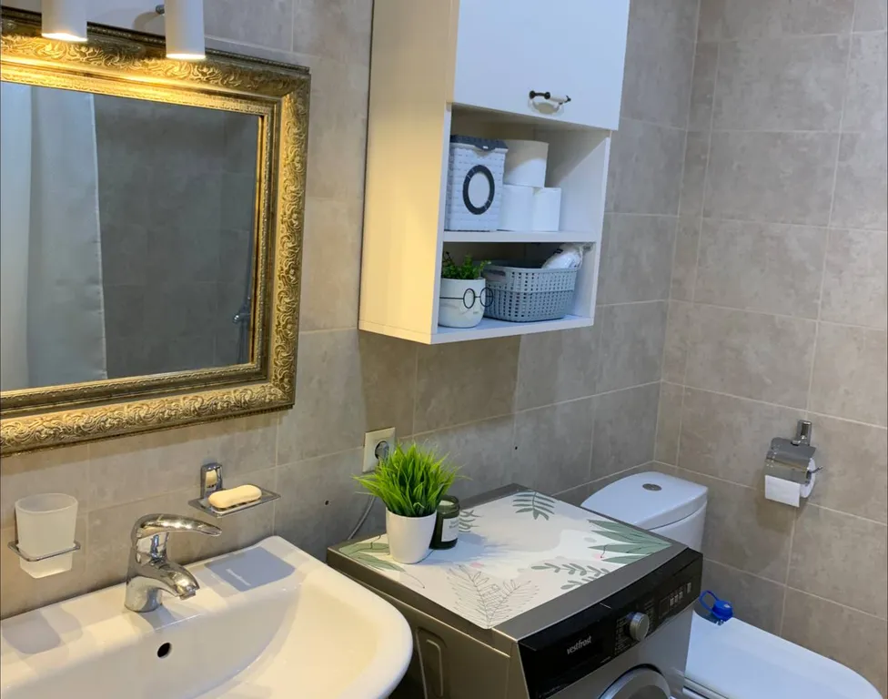 Трёхкомнатная квартира с 2 отдельными спальнями в самом центре тбилиси