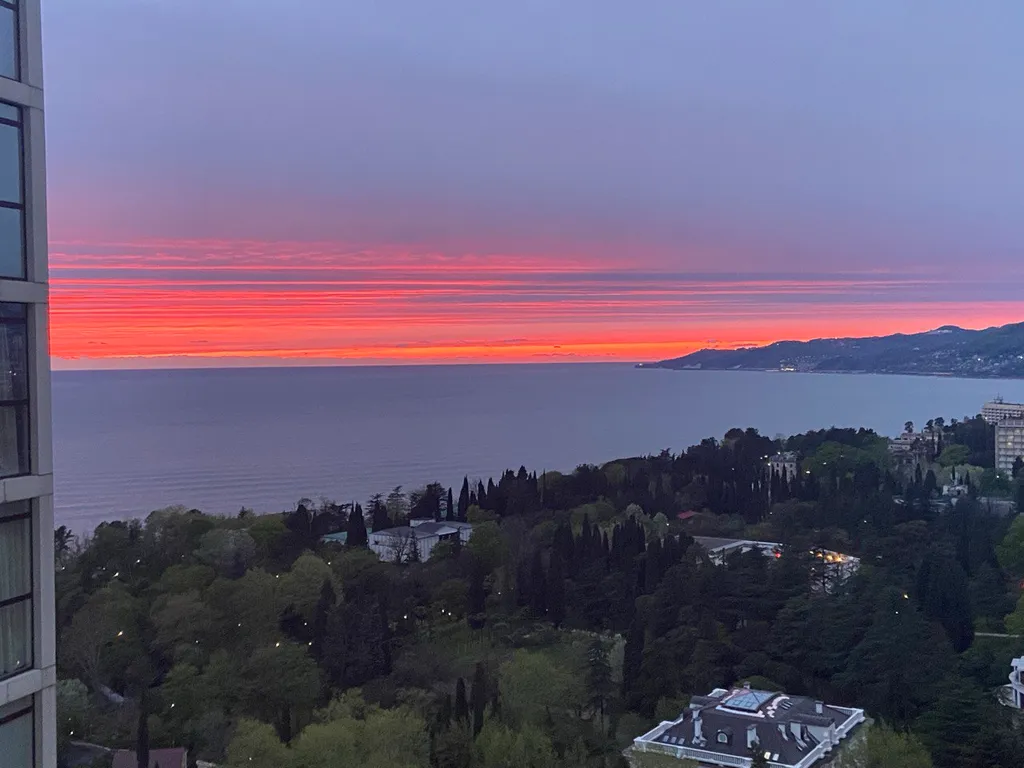 Элитная квартира с видом на море и город