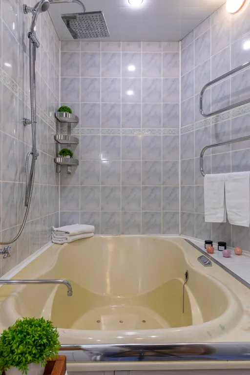 J&N Apartments Двухкомнатные апартаменты с джакузи