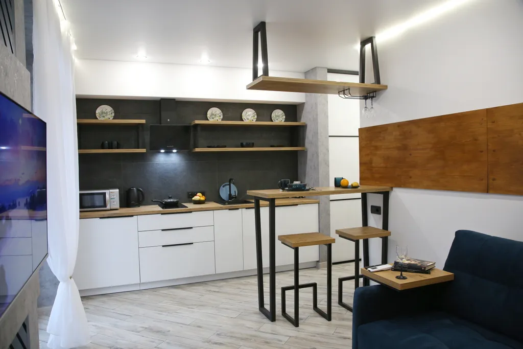 Стильные апартаменты "Кандинский" в центре города у моря