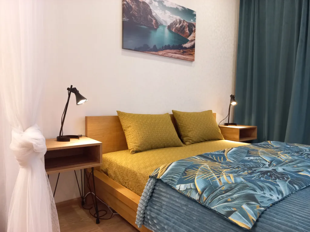 Квартира Квартира Уютная и вместительная Евро2 у СГУПСа — Новосибирск