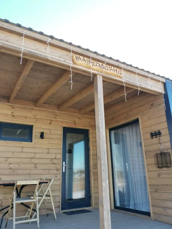 Коттедж Уютный домик «Маяковский» с панорамными окнами — Волковицы