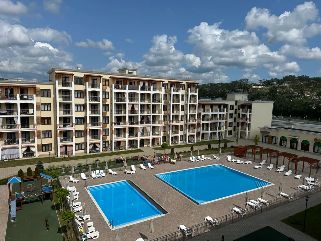 Уютная квартира с видом на бассейн