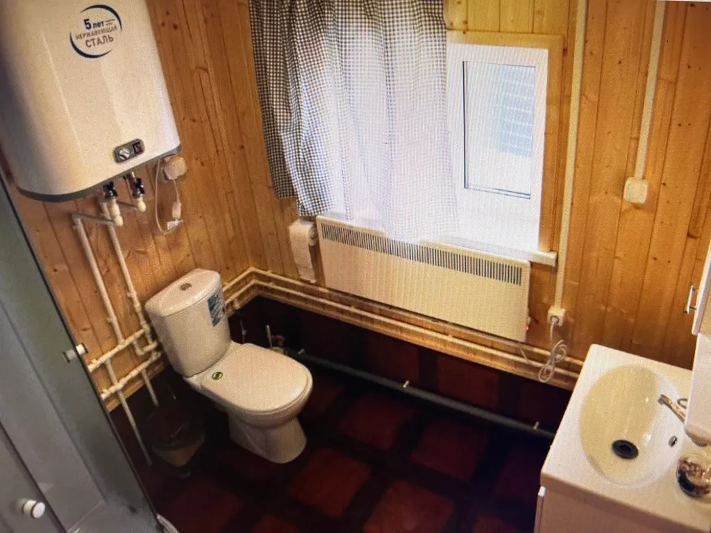 Домик у озера