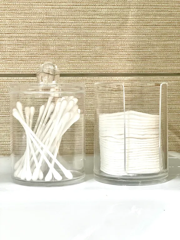 Шикарные апартаменты с белоснежными полотенцами и бельем