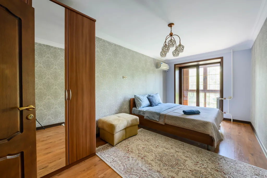 Квартира Просторный апартамент в самом центре у пешеходной улицы — Алматы