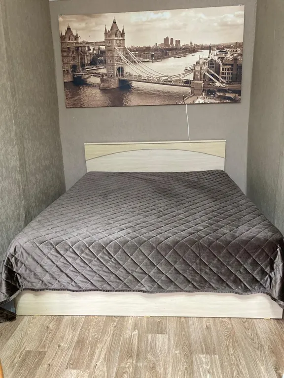 Уютная квартира с кроваткой для младенца