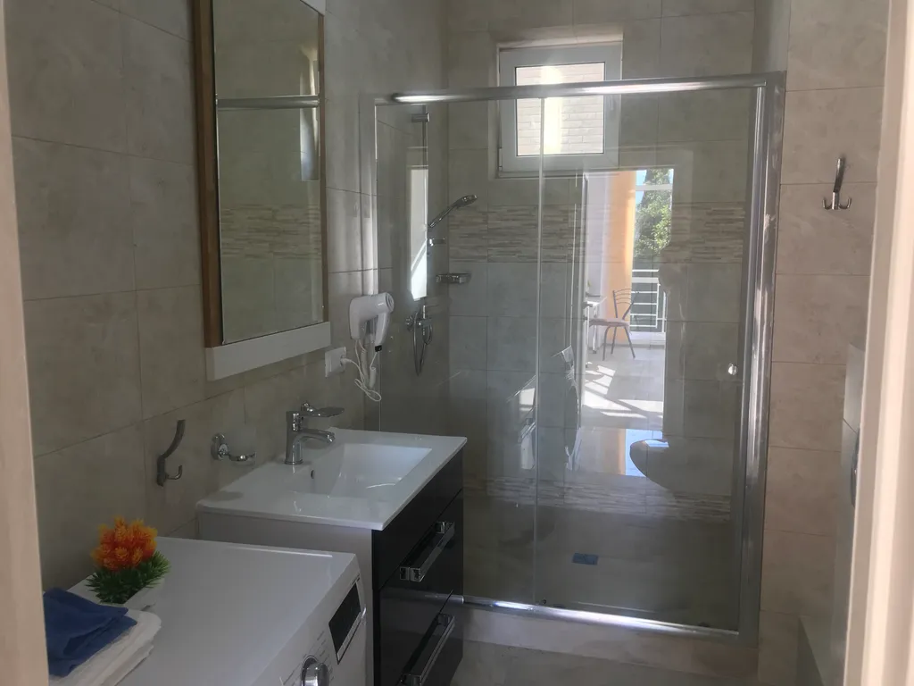 Новый дизайнерский европейский дом недалеко от моря, у Ялта интурист