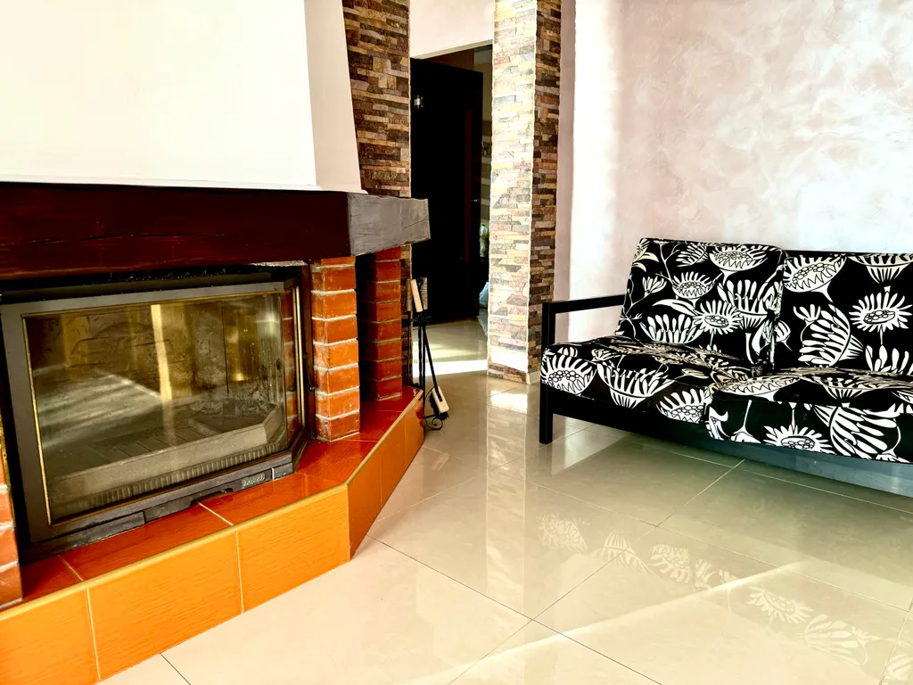 Дом с бассейном