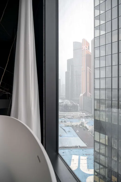 Просторные трёхкомнатные апартаменты в центре города в Capital Towers