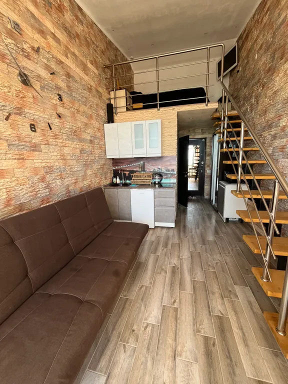 Двухуровневая студия с видом на море