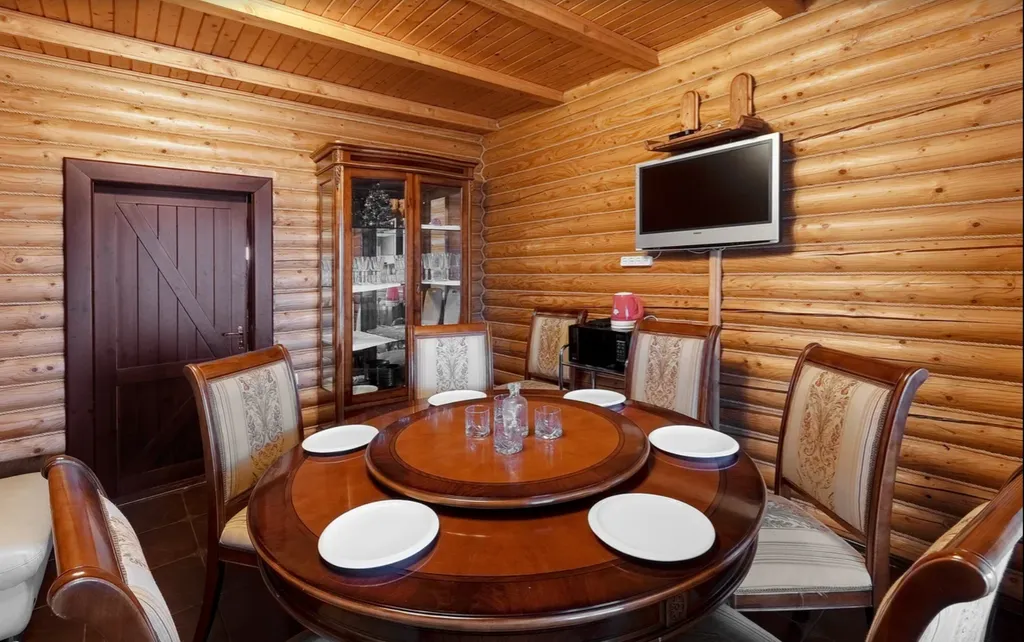 Коттедж с баней и бассейном