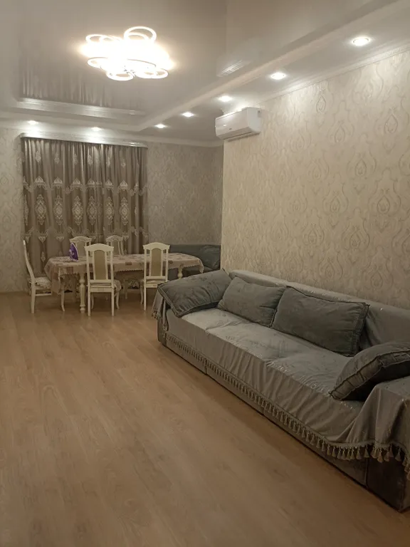 Дом с парковкой