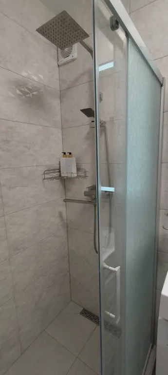 Уютная квартира с хорошим ремонтом в новом доме у моря