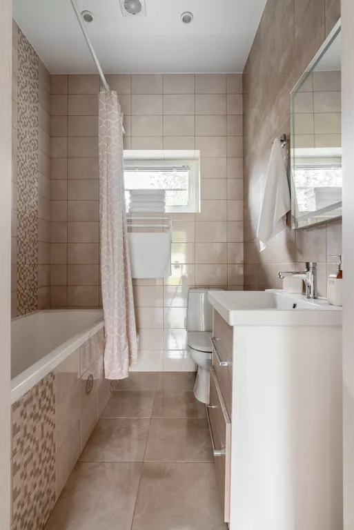 Уютный новый коттедж у озера