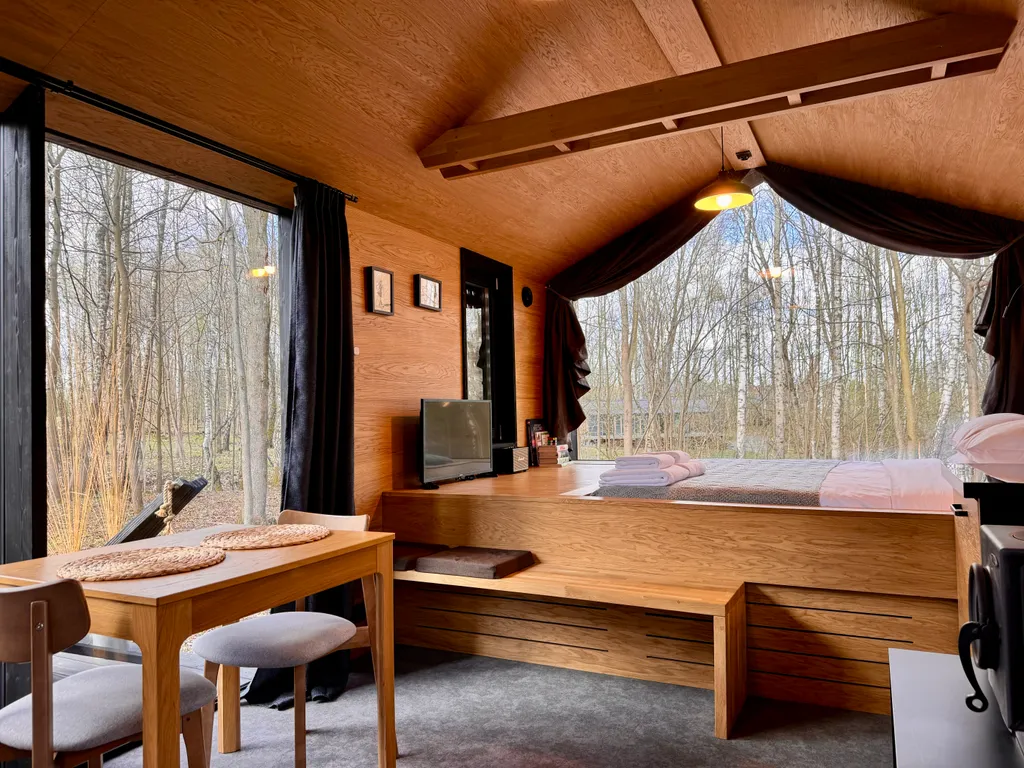 Коттедж Дубльдом Тopоl cо cтильным интерьерoм и панoрaмным видом на лeс — аренда посуточно в Заокский