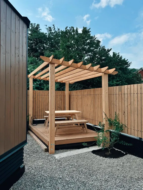 Дом Тишина в горах с горячей купелью на берегу живописной реки