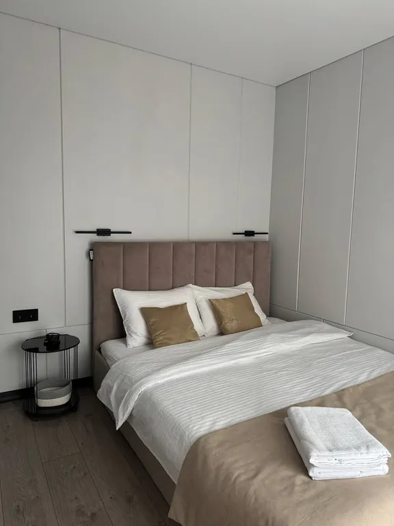 Новый стильный дом с купелью и сауной