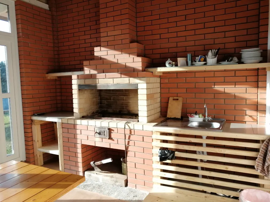 Дом-беседка с зоной барбекю и комнатой отдыха