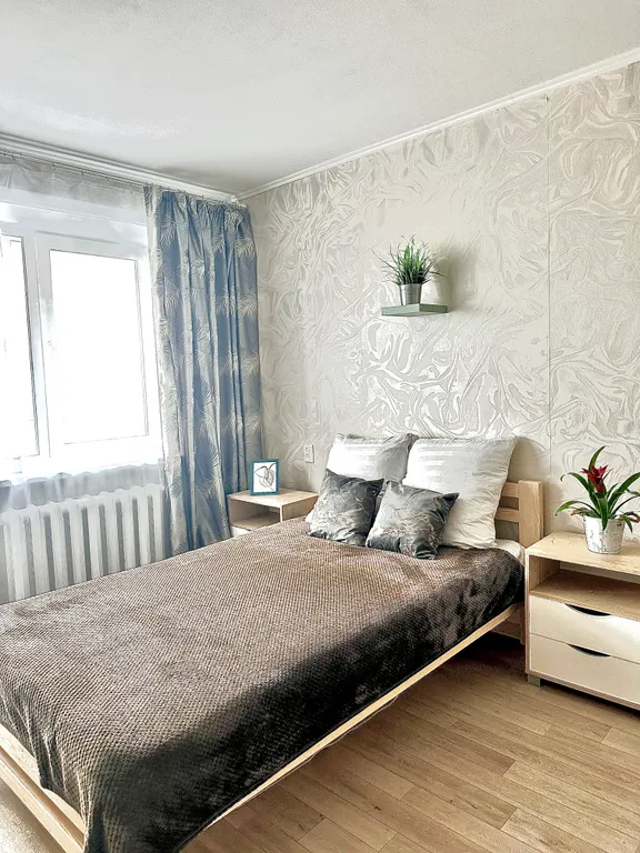 Теплая солнечная квартира рядом с ледовым дворцом и ИРНИТУ — аренда посуточно в Иркутск