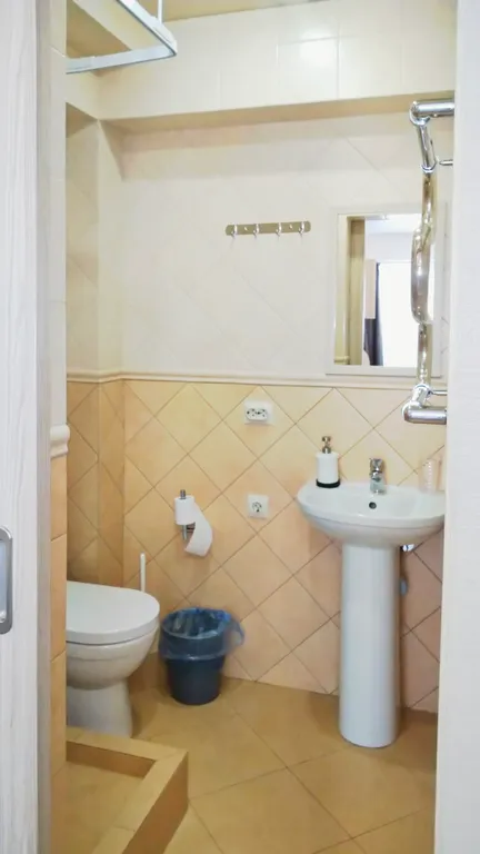 Квартира Апартаменты в Адлере напротив жд вокзала — Адлер